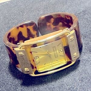 Vtg: signed R.J. GRAZIANO Lucite TORTISE Gold Toned Clamper Watch Bracelet